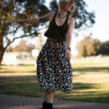 Load image into Gallery viewer, Lynt Pocket Maxi Skirt in Flower Bed
